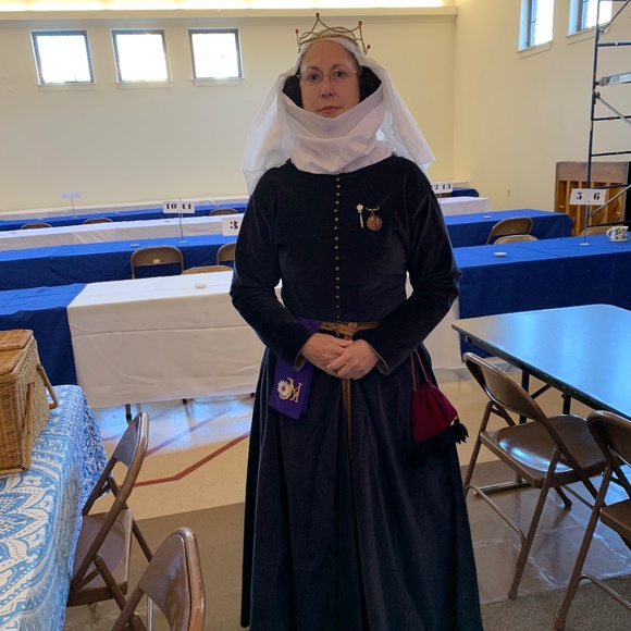 14th Century Women’s Court Gown size 16/18 - Picture 1 of 6